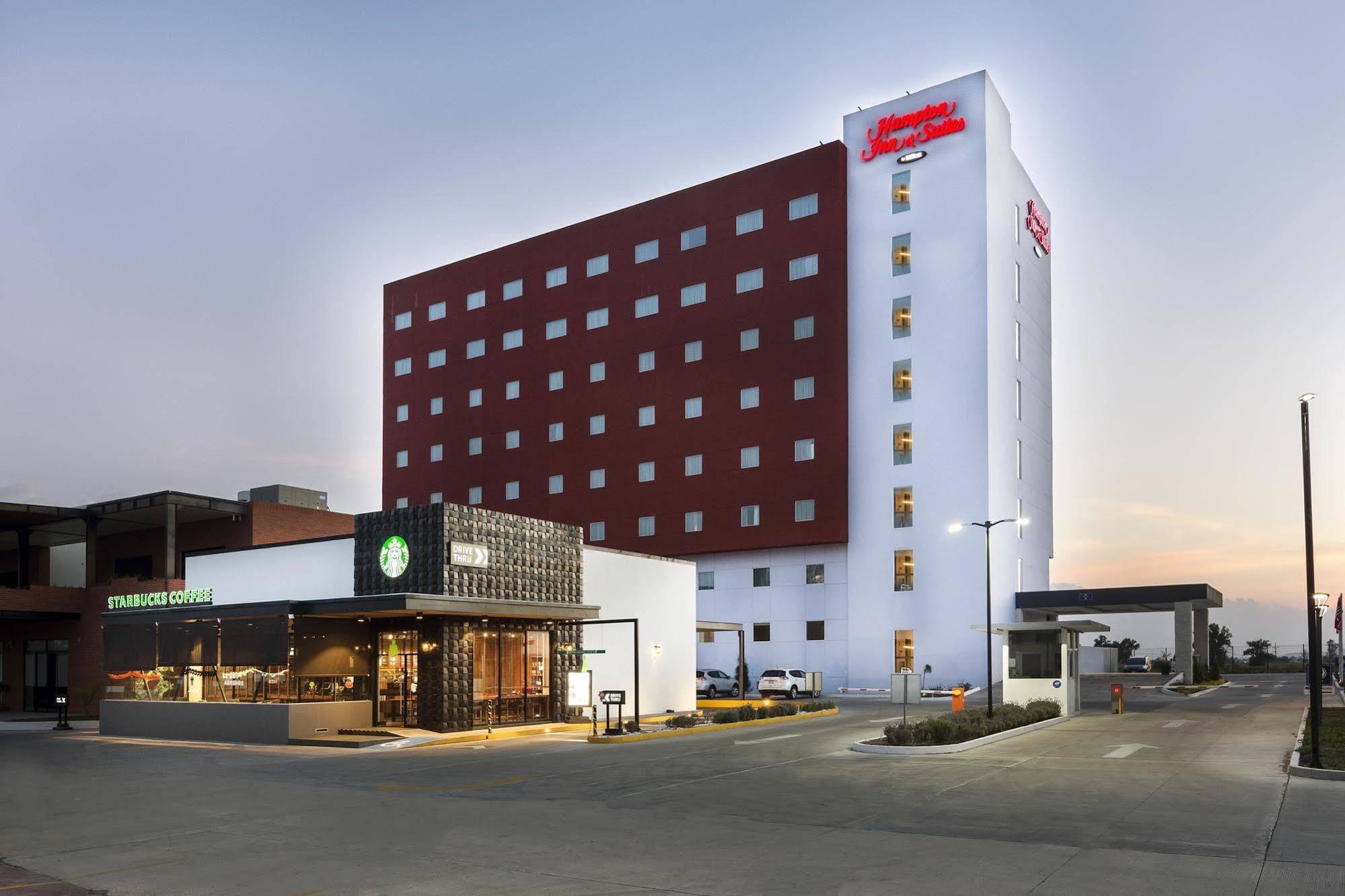 Hampton Inn & Suites By Hilton Salamanca Bajio Exterior foto