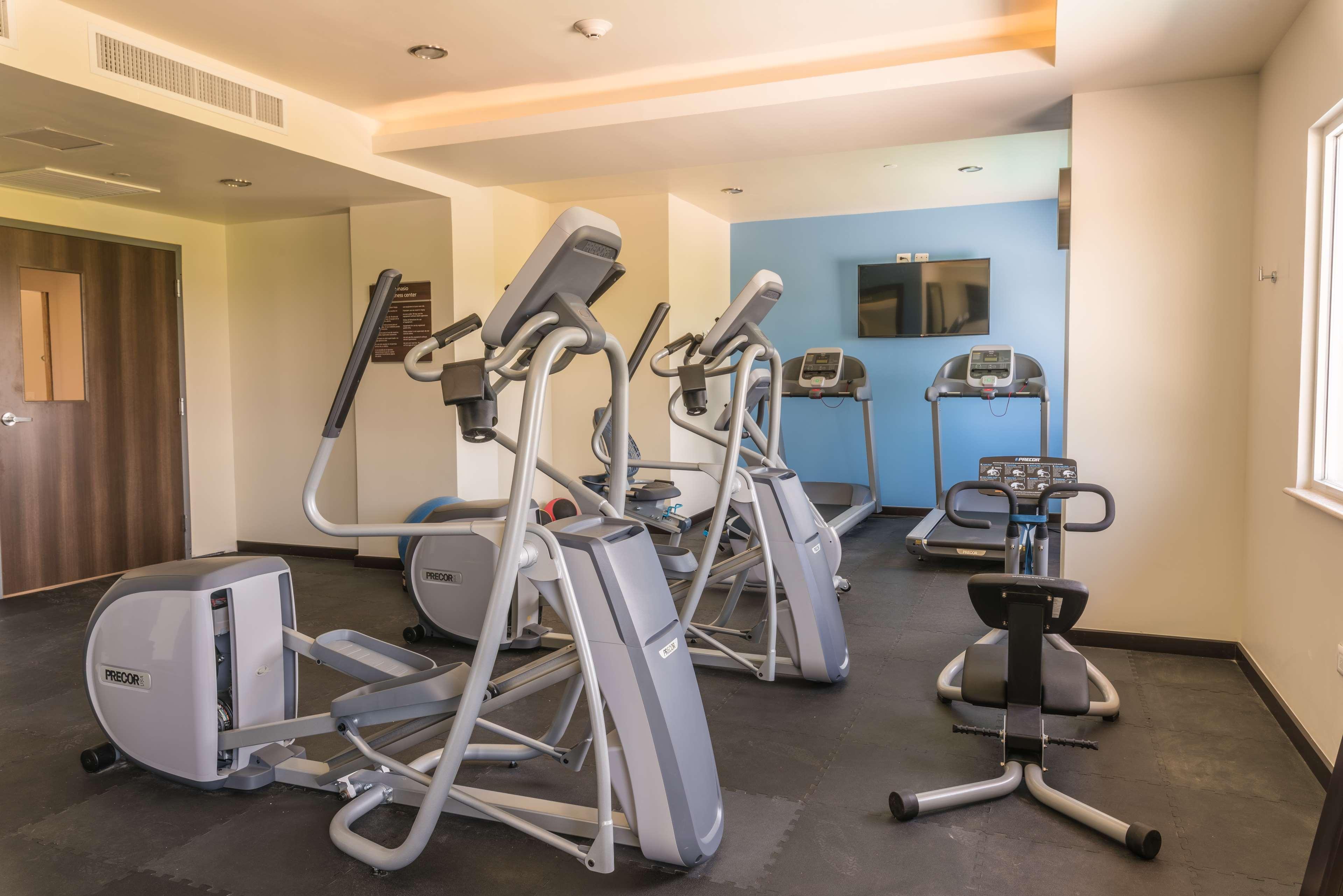 Hampton Inn & Suites By Hilton Salamanca Bajio Exterior foto