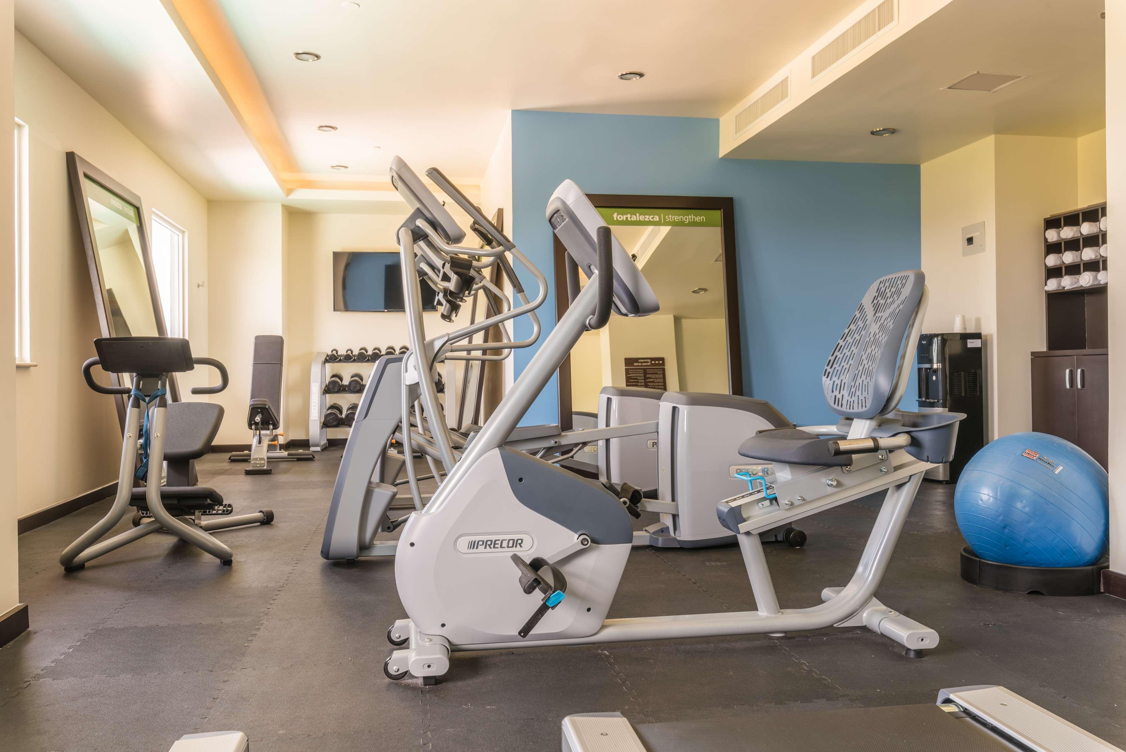 Hampton Inn & Suites By Hilton Salamanca Bajio Exterior foto