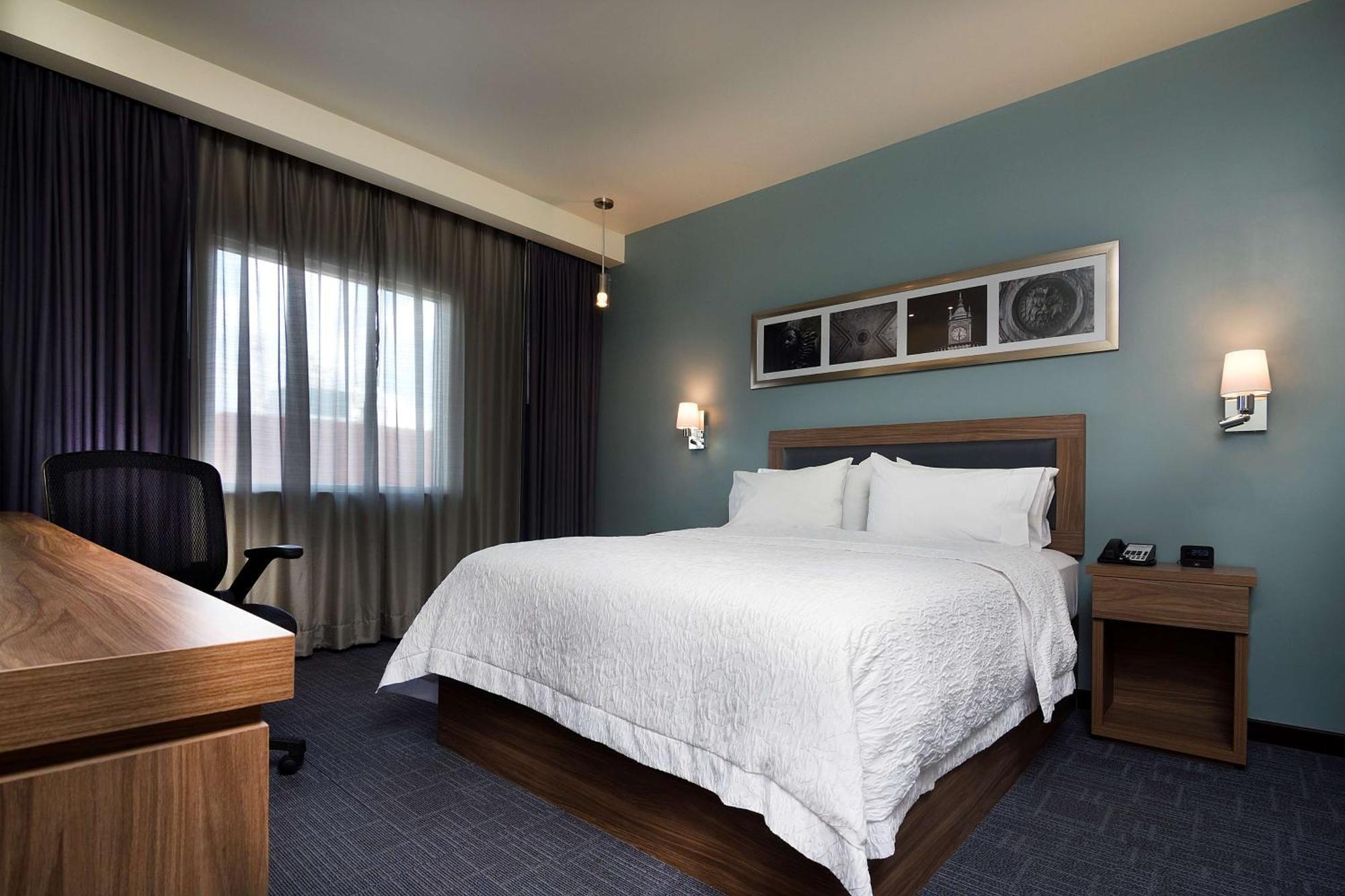 Hampton Inn & Suites By Hilton Salamanca Bajio Exterior foto