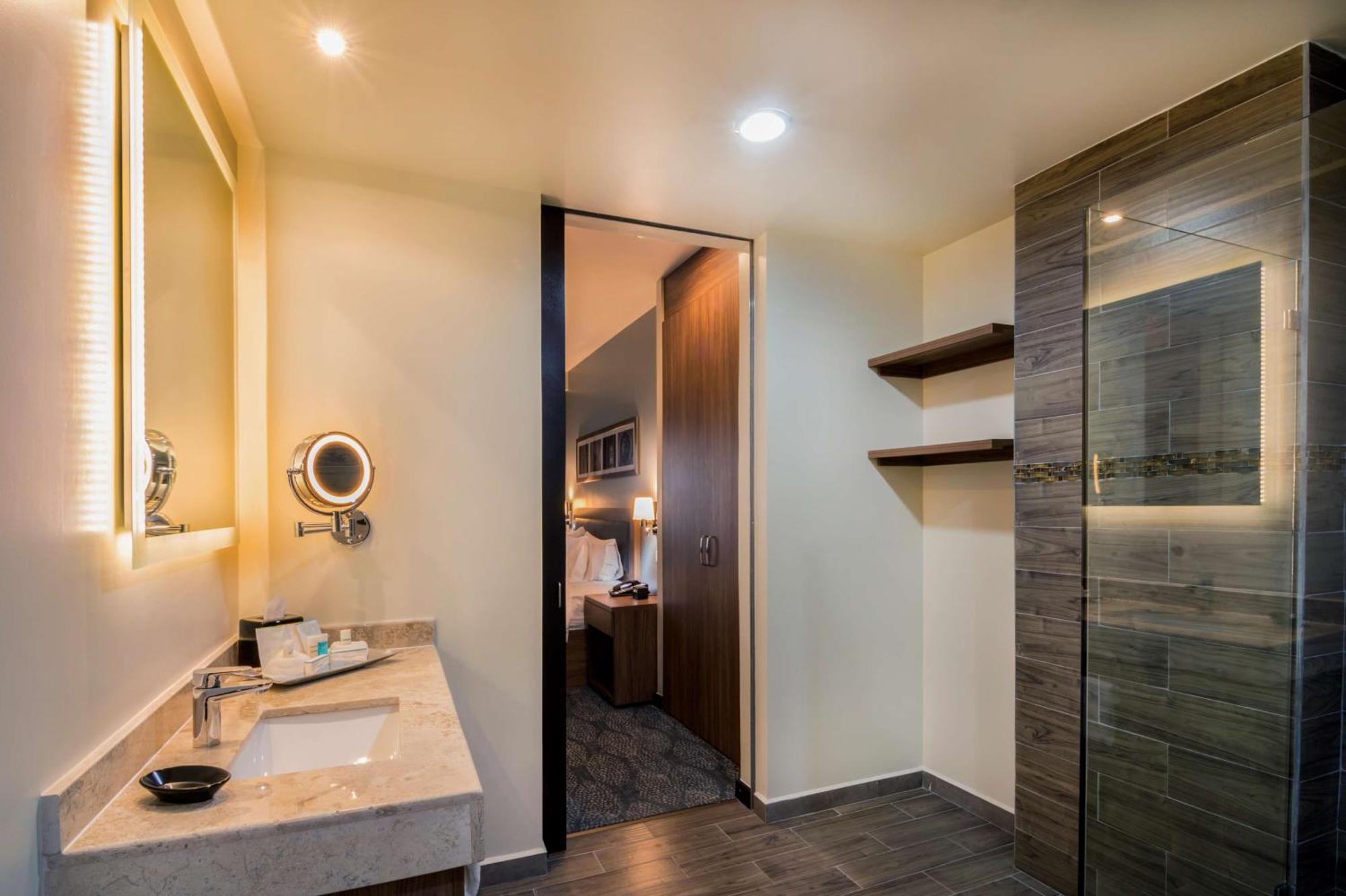 Hampton Inn & Suites By Hilton Salamanca Bajio Exterior foto